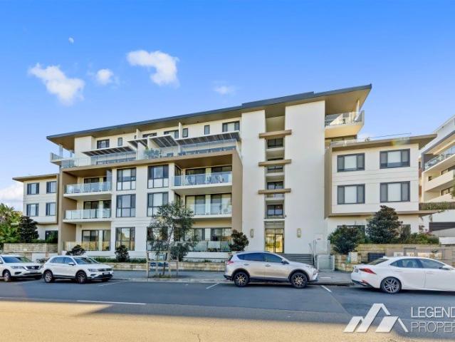 North Facing Modern Apartment with Expansive Terrace in the Heart of Eastwood