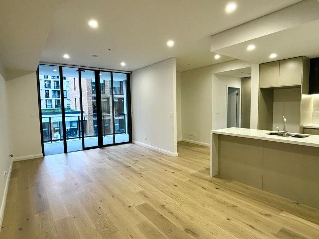 North Facing Near Brand NEW Exquisite One Bedder + Study Apartment in Castle Hill