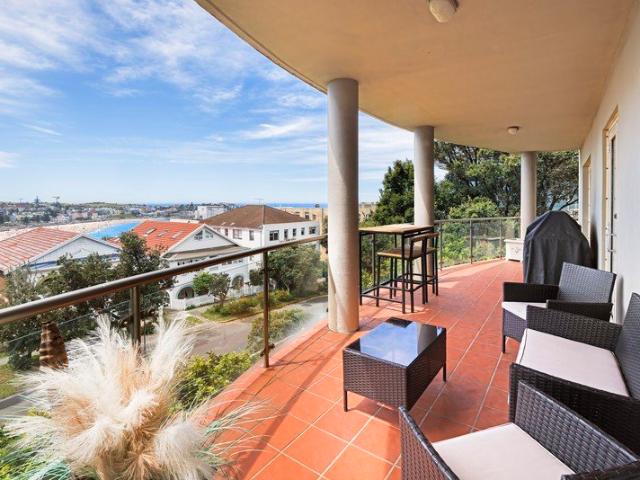 North Facing Seaside Sanctuary with Lock Up Garage
