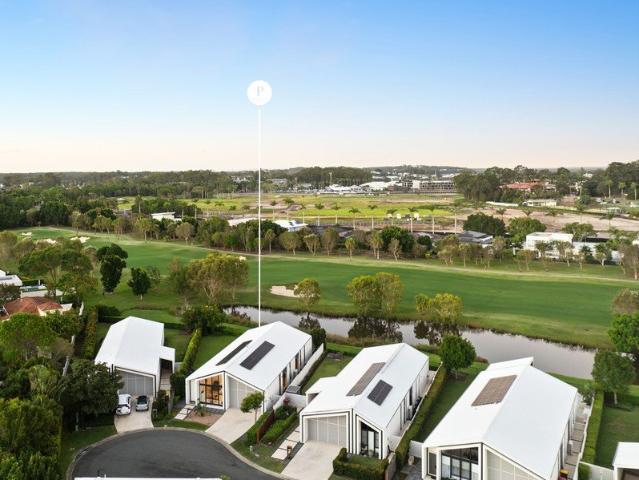 North facing Single level Home. Golf Course & Lake views