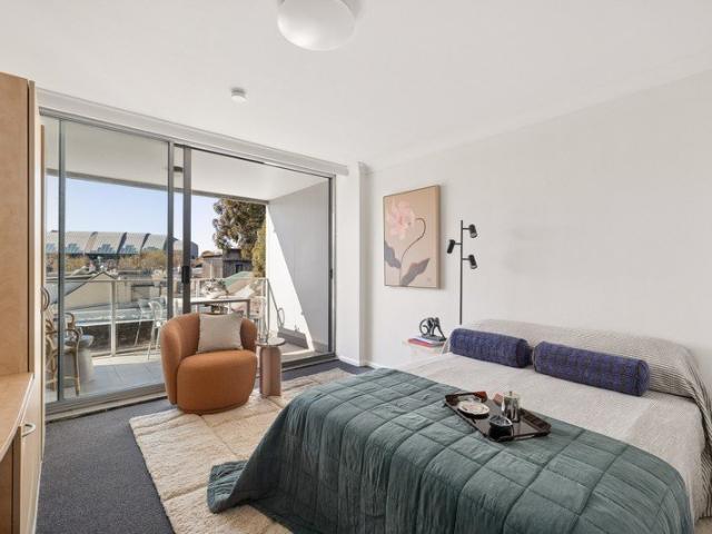 North facing studio with large balcony in 'Zest'
