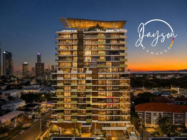 NORTH FACING STUNNER SELLER PURCHASED ELSEWHERE