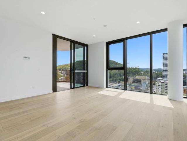 North Facing Stunning Brand New 2 Bedroom Apartment