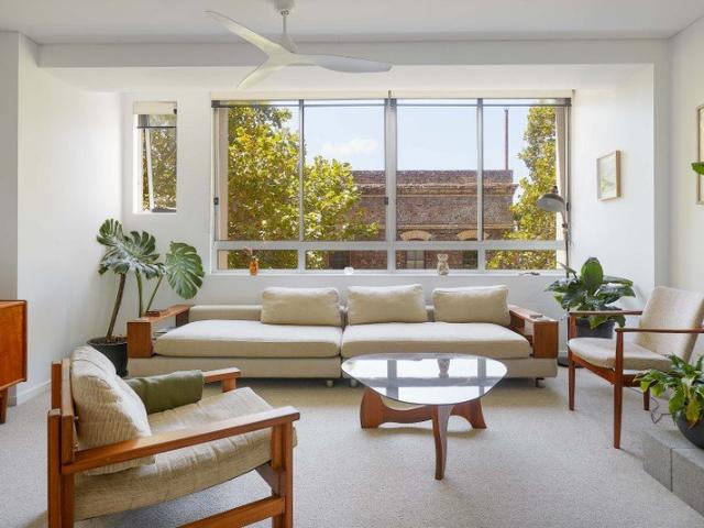 North facing style in 'Hart on Cooper'