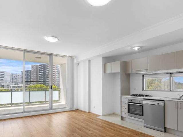 North Facing Stylish Two Bedroom with Views in Carlingford West Public School catchment