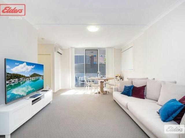 North Facing Stylish Apartment With Courtyard