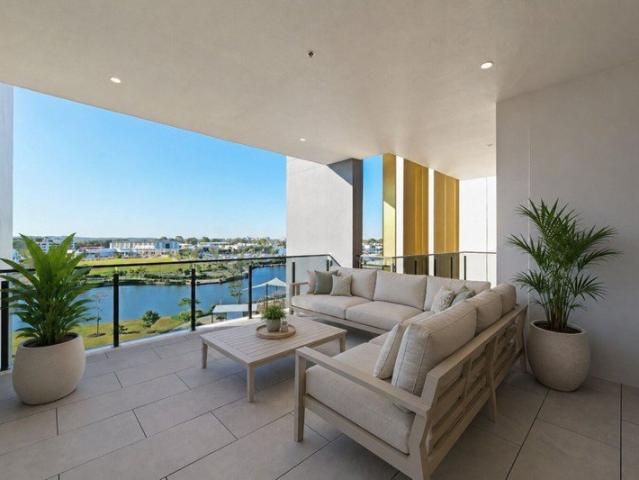 North Facing Sub Penthouse | Waterfront Luxury at The Cove