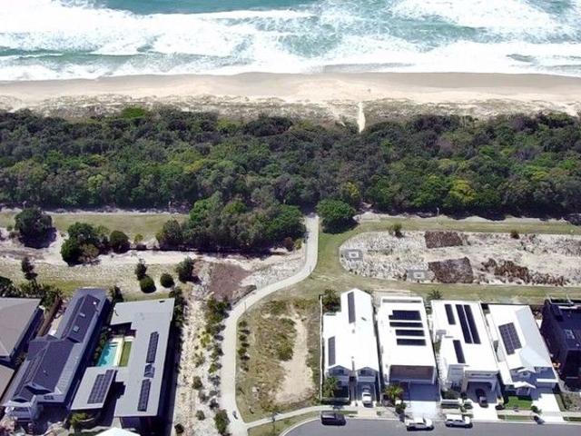 THE ONLY SUB DIVIDABLE BEACH FRONT BLOCK AVAIL
