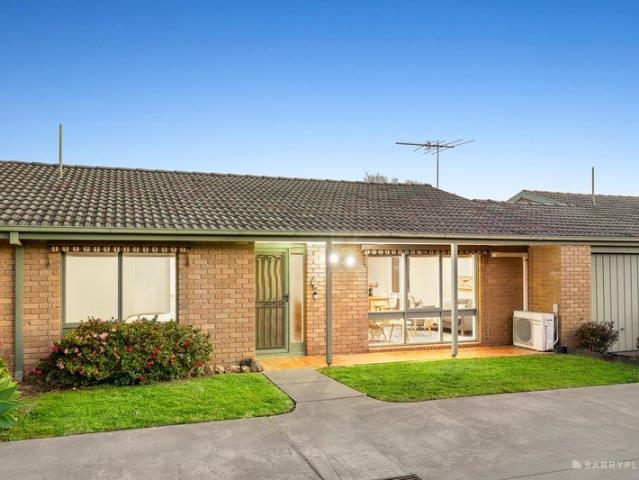 North facing sunshine meets peaceful and quiet, single level comfort