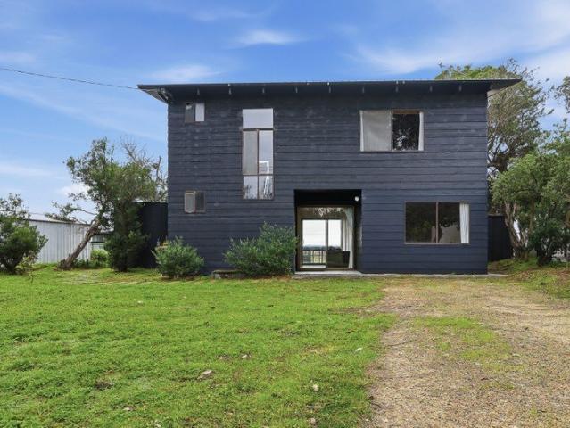 North Facing Panoramic Coastal Lifestyle with Farmland & Inlet Views
