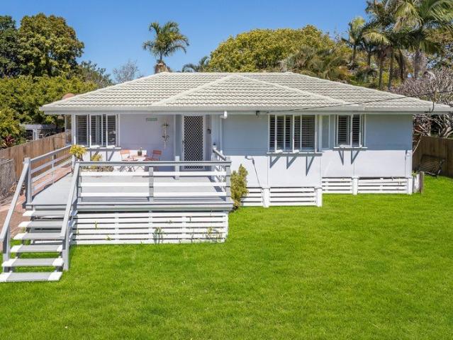 North facing, park aspect, separate studio!