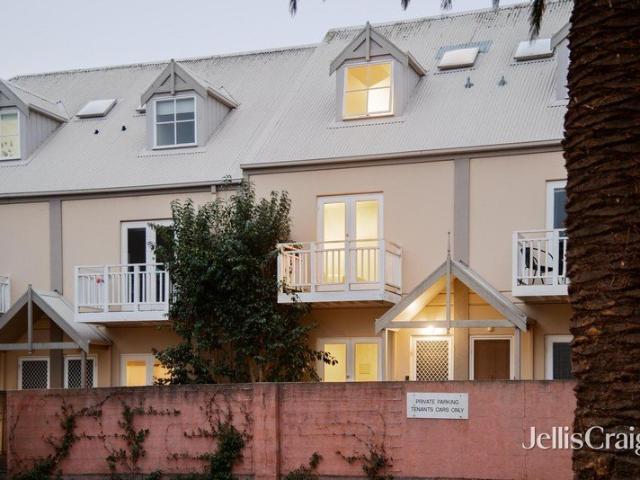 North facing privacy on the cusp of Auburn Village