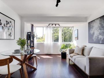 North Facing Renovated Apartment with Rooftop Terrace