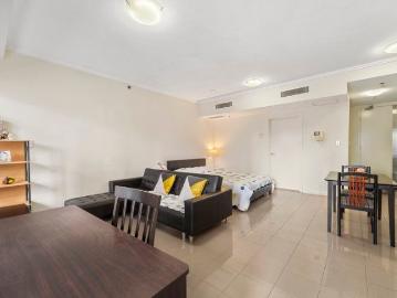 North facing resort style Studio Apt with amazing cityscape in the World Tower of Sydney CBD