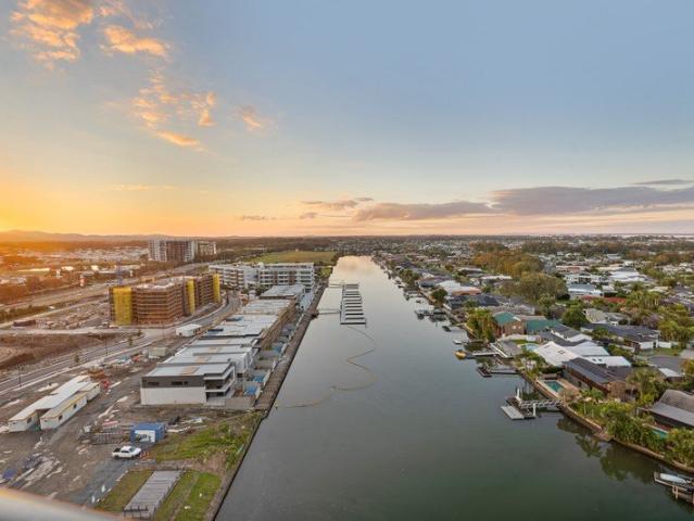 NORTH FACING, WATER VIEWS + MARINA BERTH