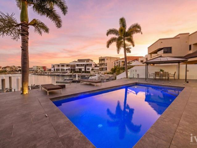 North Facing Waterfront Entertainer with Wide Water Views