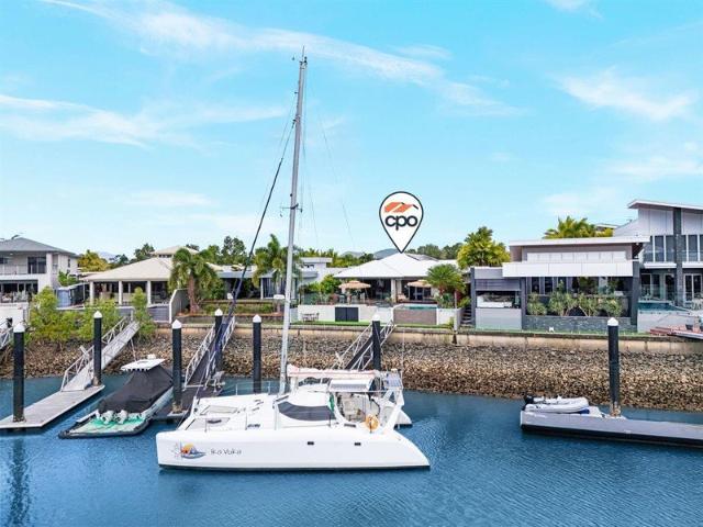 NORTH FACING WATERFRONT ENTERTAINER PERFECT!
