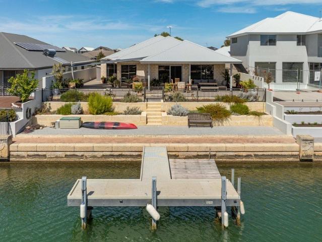North Facing Waterfront Lifestyle in Mariner's Cove