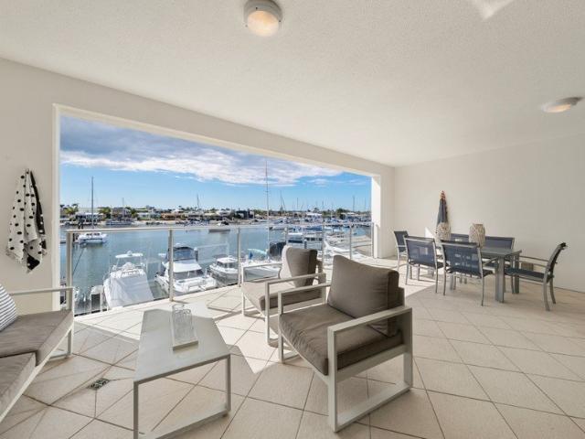 North Facing Waterfront Living at the Centre of it All