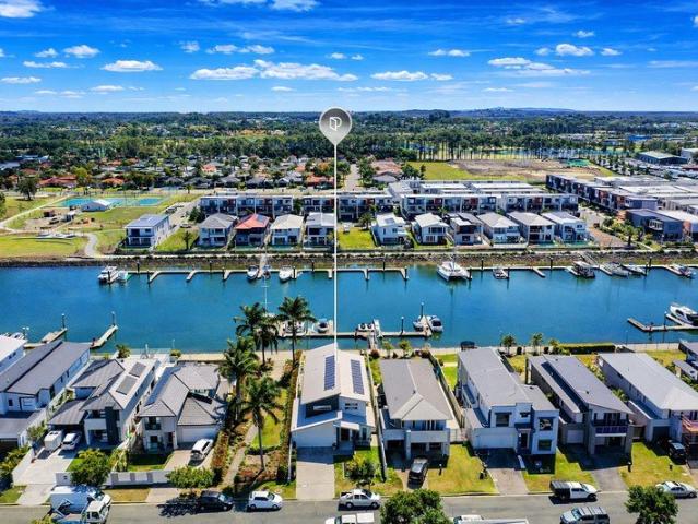 North Facing Waterfront Living in Prestigious Hope Island