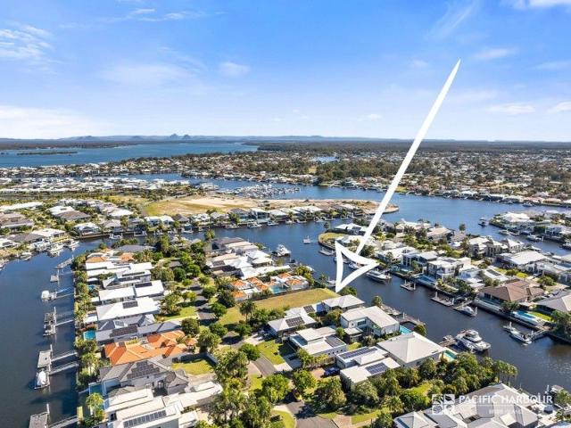 NORTH FACING 1299sqm WATERFRONT LOT