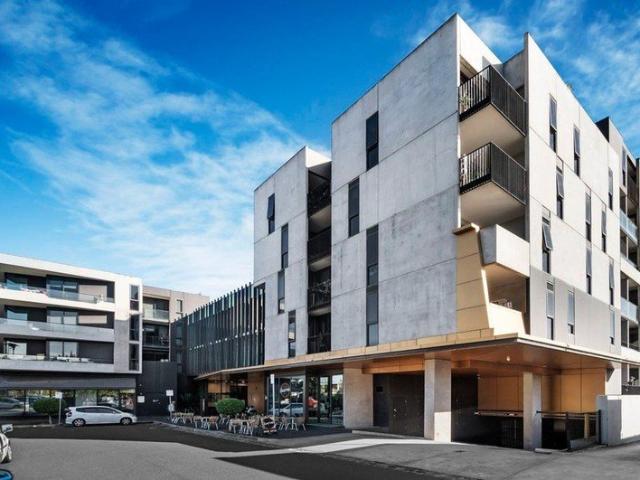 NORTH FACING WITH CONTEMPORARY FLAIR