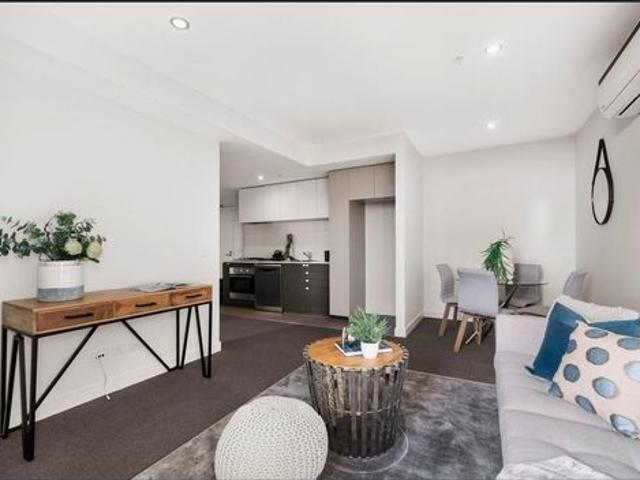 NORTH FACING WITH CONTEMPORARY FLAIR