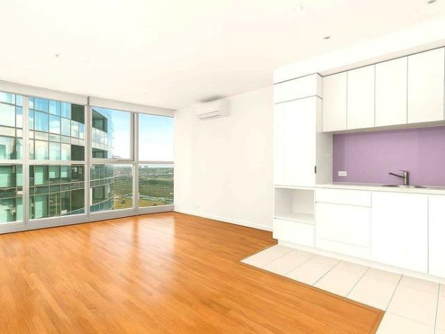 North Facing With Floorboards Throughout!