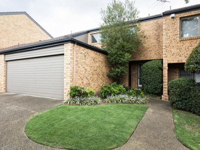 North facing Towhouse Calling Investors