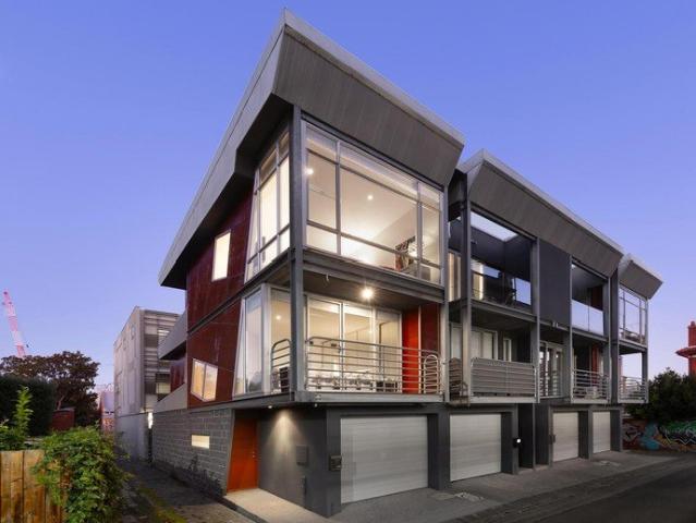 North facing townhouse in a prime position