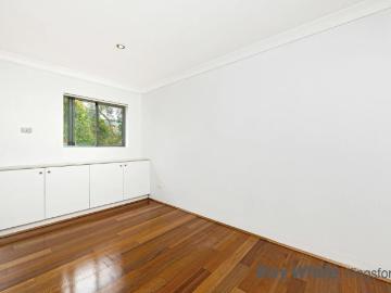 North Facing, Top Floor Apartment!
