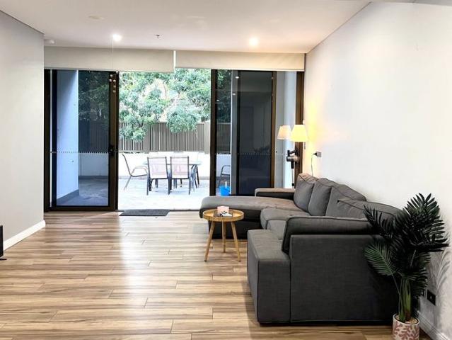 North Facing three bedroom with Rooftop Courtyard