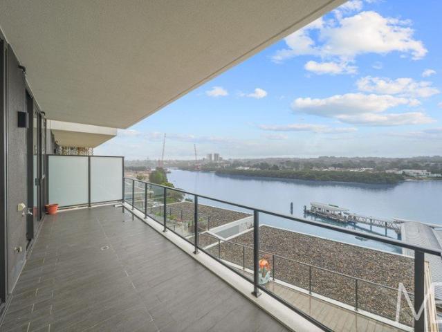 North Facing Three Bedroom Masterpiece with Sweeping Panoramic Views