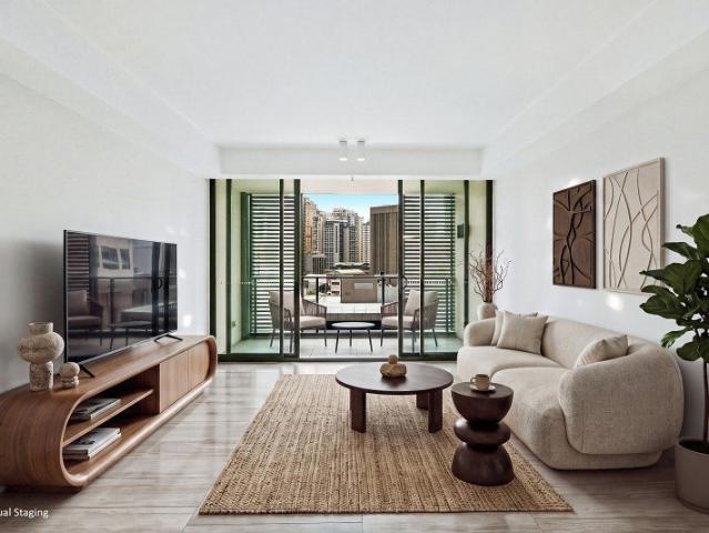 North Facing Three Bedroom Residence | Sophisticated City Living