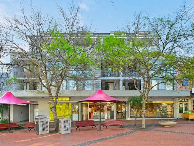 North facing two bedroom apartment In an unbeatable location I 100m to Metro Station