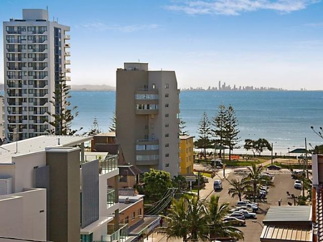 NORTH FACING UNIT OFFERS EXCELLENT VIEWS