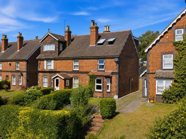 North Farm Road, Tunbridge Wells, TN2 3 bed semi detached house to rent £2,250 pcm £519 pw
