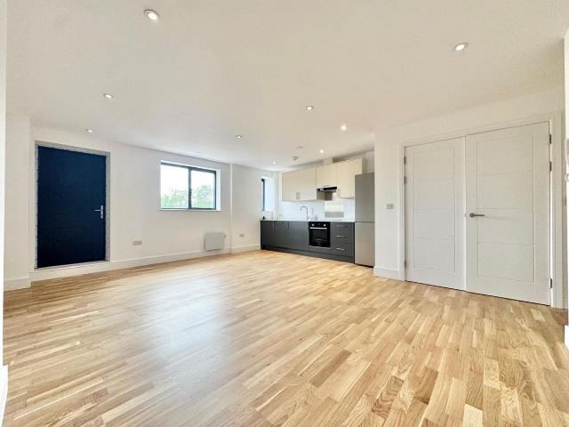 North Gate House, Seven Sisters Road N15, Studio to rent, £1,600 pcm | PrimeLocation