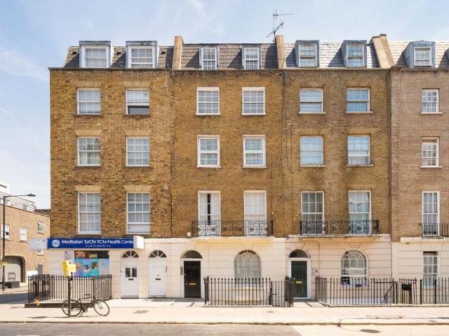 North Gower Street, London NW1 3 bed flat to rent £3,700 pcm £854 pw