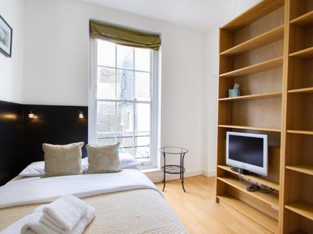 North Gower Street, London NW1 Studio to rent £1,928 pcm £445 pw