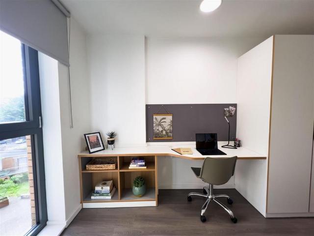 North Hanover Street, Glasgow G4 Studio to rent £1,252 pcm £289 pw