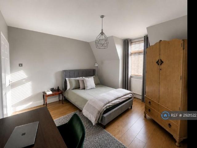 North Harrow, Harrow, HA2 1 bed in a flat share to rent £1,000 pcm £231 pw