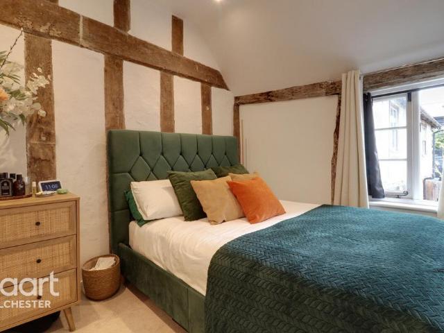 North Hill, COLCHESTER 2 bed cottage to rent £1,750 pcm £404 pw