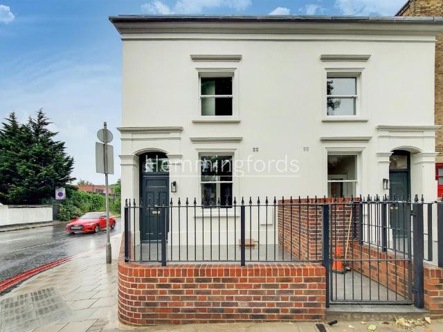 North Hill, Highgate N6, 1 bed end terrace house to rent, £2,500 pcm | PrimeLocation