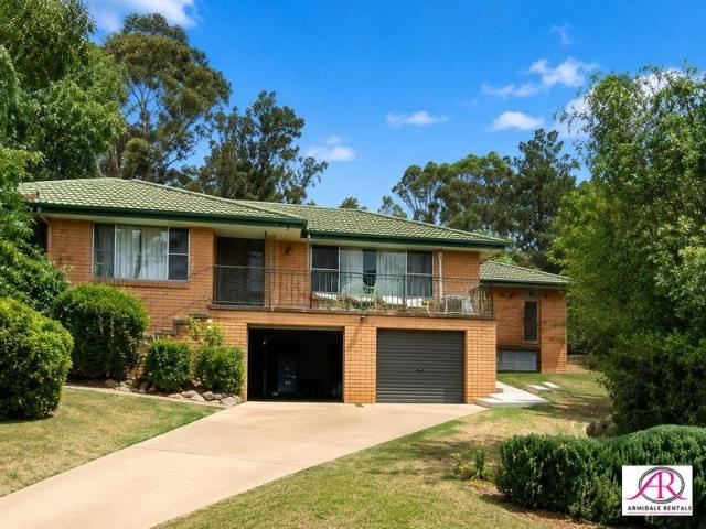 NORTH HILL Private and Spacious