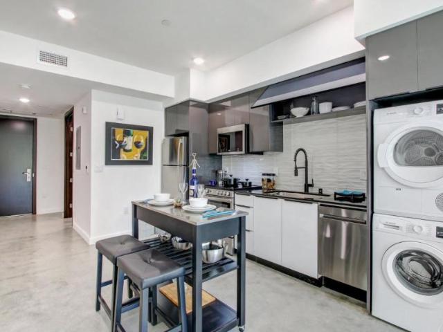 North Hollywood CA 91601 104926974