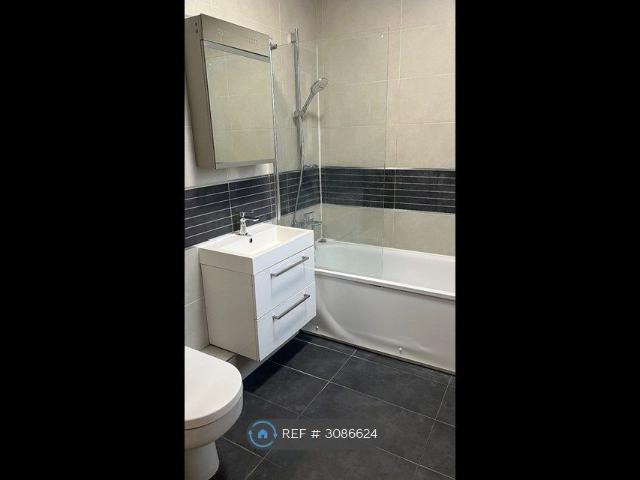 North House, Carshalton SM5, 2 bed flat to rent, £1,550 pcm | PrimeLocation