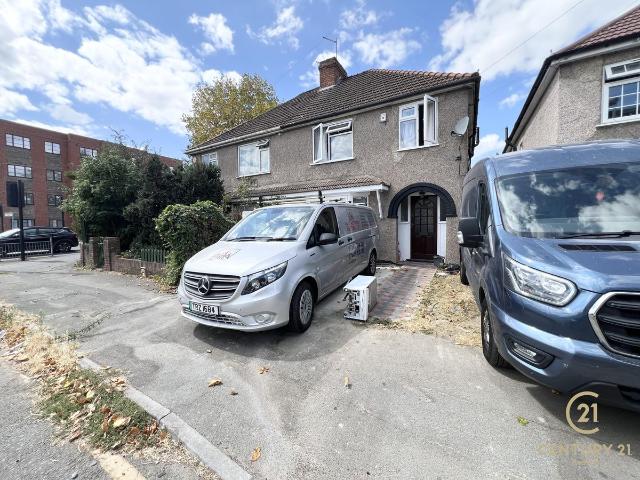 North Hyde Gardens, Hayes UB3, 4 bed shared accommodation to rent, £2,800 pcm | PrimeLocation