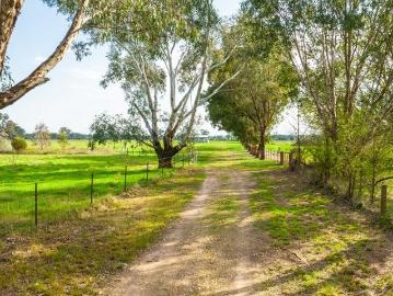 North Jacka, Reliable Grazing Country Only 5km from Holbrook