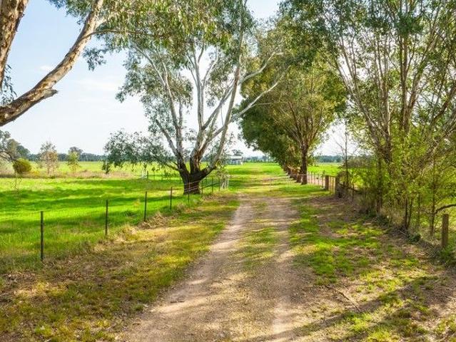 North Jacka, Reliable Grazing Country Only 5km from Holbrook